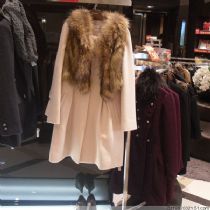 特~R家2012冬海报款皮草<em>兔毛马夹</em>毛呢大衣 预