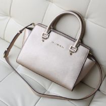 完美情人系列高档水柔纹牛皮包 紫罗兰配米白