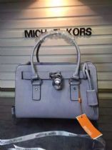 微信原版皮MK女包一手货源一件代发_最新微