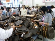 出口香港,日本韩国等高仿名牌奢侈品在哪里批