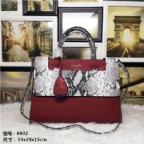 高仿迪奥dior包包-展现高级定制精神的永恒艺术