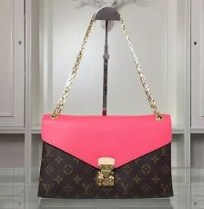 高仿LV包包微信,专业全面的卖高仿包包微信号