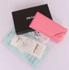 成都一比一普拉达高仿名牌包包批发