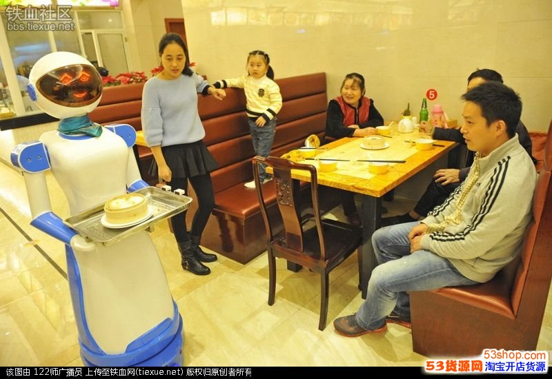 机器人餐厅里的机器人一台购买需要多少钱一台