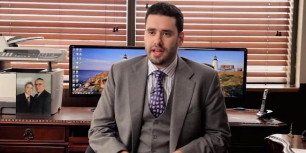 美18岁小伙高中退学创业 靠卖二手手机成为亿