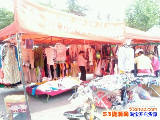 摆地摊卖衣服怎么叫卖?搞笑卖衣服顺口溜分享
