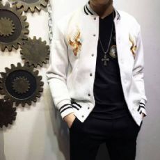 北京哪卖高仿的衣服多?怎么进货_微信微商男