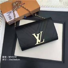 �Ա��߷°������������У��۸�һ�㶼�Ƕ���Ǯ