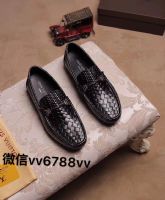 ����L V����  �ۣ���  �� �� �ȴ�����Ь