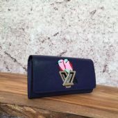 �߷��ݳ�Ʒballyԭ�����һ��һ�߷����հ���