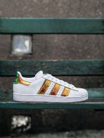 �߷µİ��ϴ�˹Ь�ӷ�װ������,�û�һ�����Ǯ