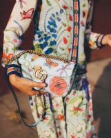 �߷�FendiС���ް�������Ǯһ��,�������򵽺õ�?