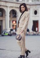 �߷°����Ա�ȥ�����򣬼۸�һ�����Ǯ