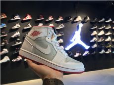 ǵ1߰ϵ Air Jordan 1 Midټ