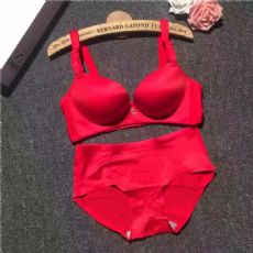 طװ Ůװ ߶ļ ֱ һ