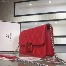 �߷�Ů��һ�ֻ�Դ�Ա�������������������һ�ֻ�Դ