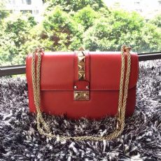 ��ô��߷��ֱ����Ա����������������