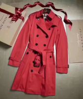 �߷��·��Ǵ��޵����ɫ��������һ������Ǯ