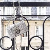 ������һ�¸ߵ�������Щ���Ӻ������� ��Ů�������۸����Ǯ