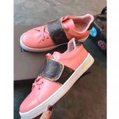 ��ô����Щ���߷�LVЬ���أ�����ҽ�����һ�����Ǯ