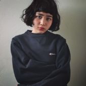 ݸߵװһУռ³гļͼƬ