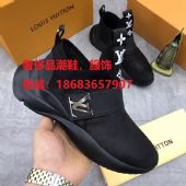 ����Ʒ����Ь ���д���һ������������һ�ֻ�Դ *�ߵ�