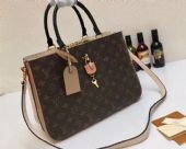 �߷�Lv Millefeuille Tote�ִ��ݻ�ʱ�а�������