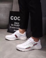 ����һ��΢�Ÿ߷�Ь�Ӵ��������У�һ��۸����Ǯ