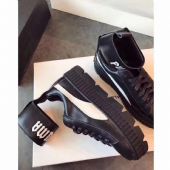 ��������ԭ���߷��ݳ�Ʒ��Ь����վ��һ�����Ǯ