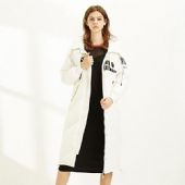 ����ҷ���һ�¾���һ��һ�ݳ�Ʒ��վ��һ����ʲô��Ļ