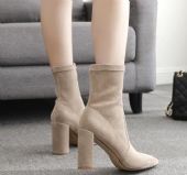 �Ա��߷�Ь��Щ���̺ã�����ҽ���һ����Ļ��