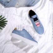 ���ݸ߷��ݳ�ƷЬ�������û��۸�һ�����Ǯ