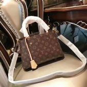 ���Ƹ߷°�������Ʒ�����������һ���û��۸����Ǯ