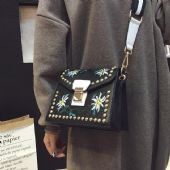 ���ڸ߷°��� ������ռ�һ�������۸�һ�����Ǯ