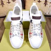 ������ռ��¸�Ʒ��Ь���ĸ���վ�������õĶ���Ǯ