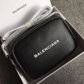 ظ߷BalenciagaŮе۸һǮ
