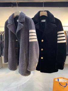 分享一下广州高品质潮牌男装工厂直销高档服装