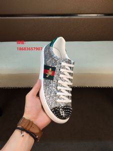 ߵƷЬ ŷƷ  һֻԴ *ϸ