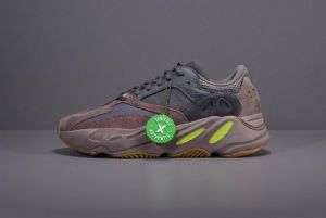 ػ *Adidas Yeezy 700 Mauve